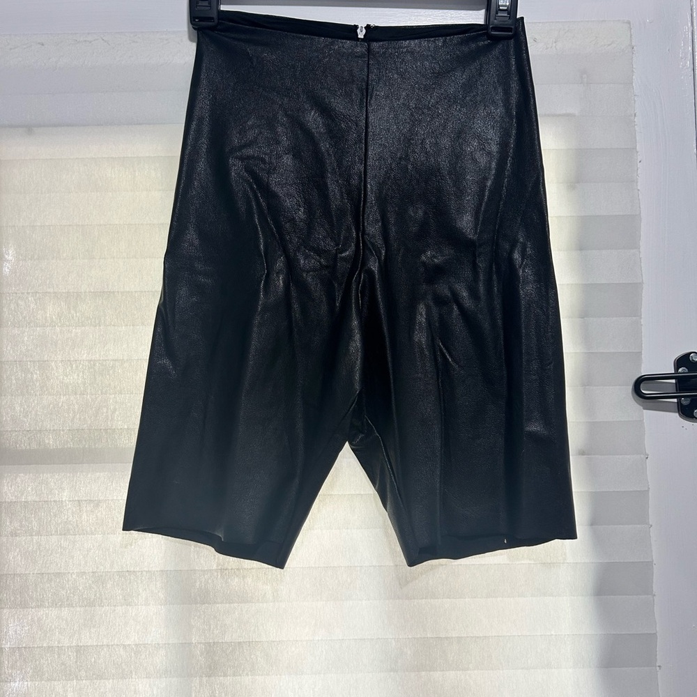 Women’s high waisted Black leather Shorts from kittenish